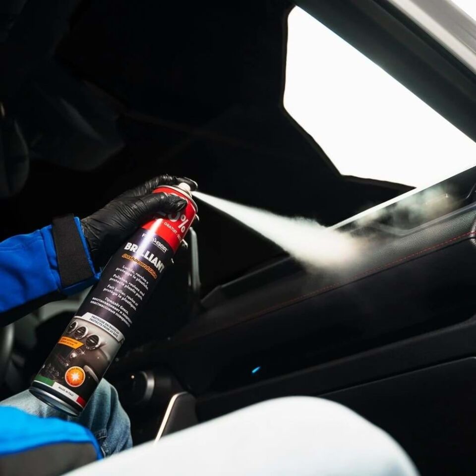 FRA-BER Brilliant Antistatik Konsol Ve İç Plastik Temizleyici Parlatıcı Vanilya Kokulu  750 ml